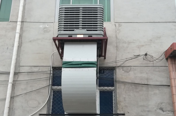 高溫工廠車間濕簾降溫系統(tǒng)整套設(shè)備啟動(dòng)后，霧化1升水僅需5W的電能，能耗是非常低