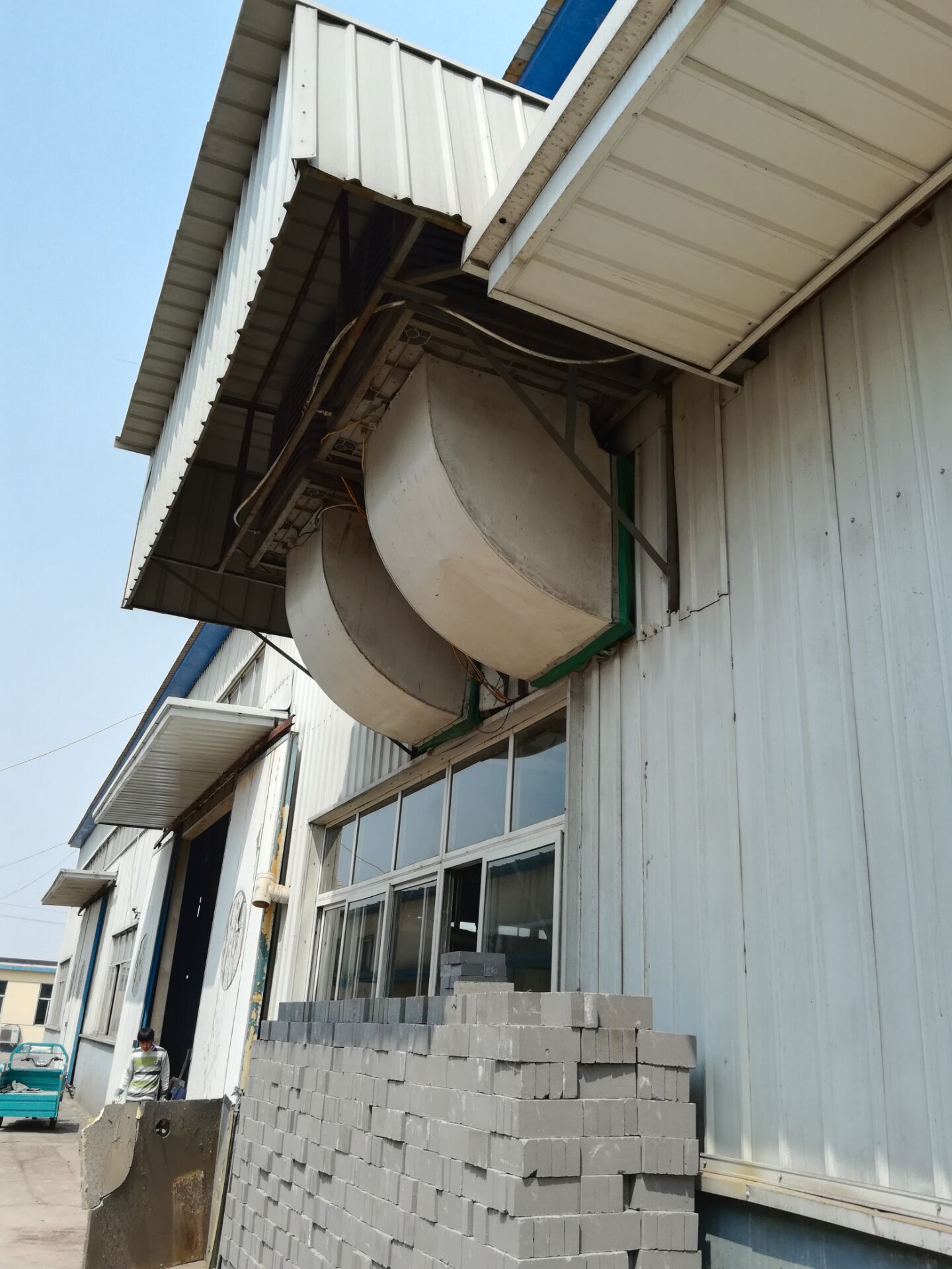 精細化工廠給車間怎么做工位降溫系統(tǒng)？